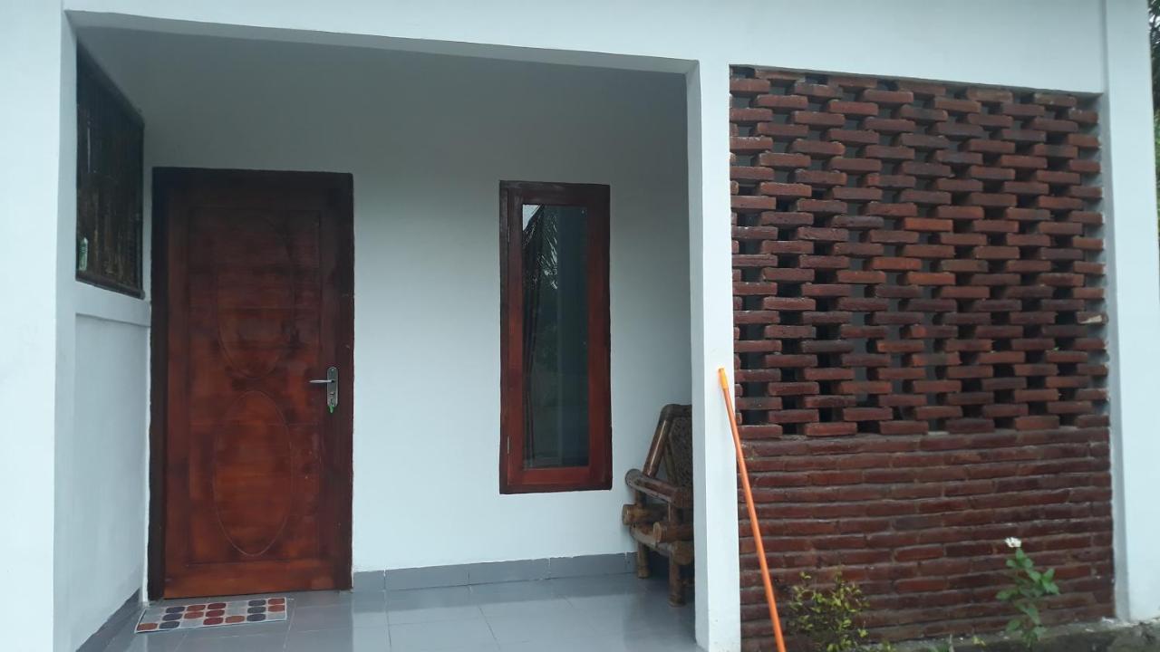 Mandalika Homestay Kuta  Szoba fotó
